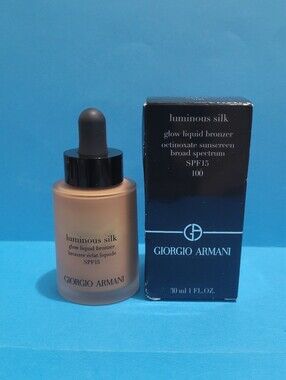 Giorgio Armani Luminous Silk Glow Liquid Bronzer, SPF 15, Shade 100, 30 ml.